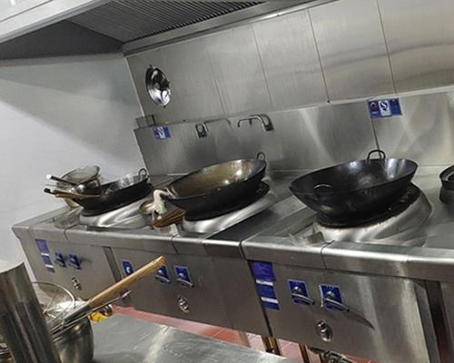 使用不锈钢厨房设备时有哪些误区,该如何保养呢